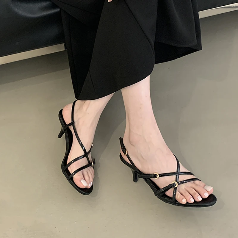 صنادل نسائية عصرية ذات شريط ضيق وحزام بإبزيم أنيقة مستديرة مفتوحة من الأمام وكعب منخفض رفيع أحذية غير رسمية للحفلات والولائم #4