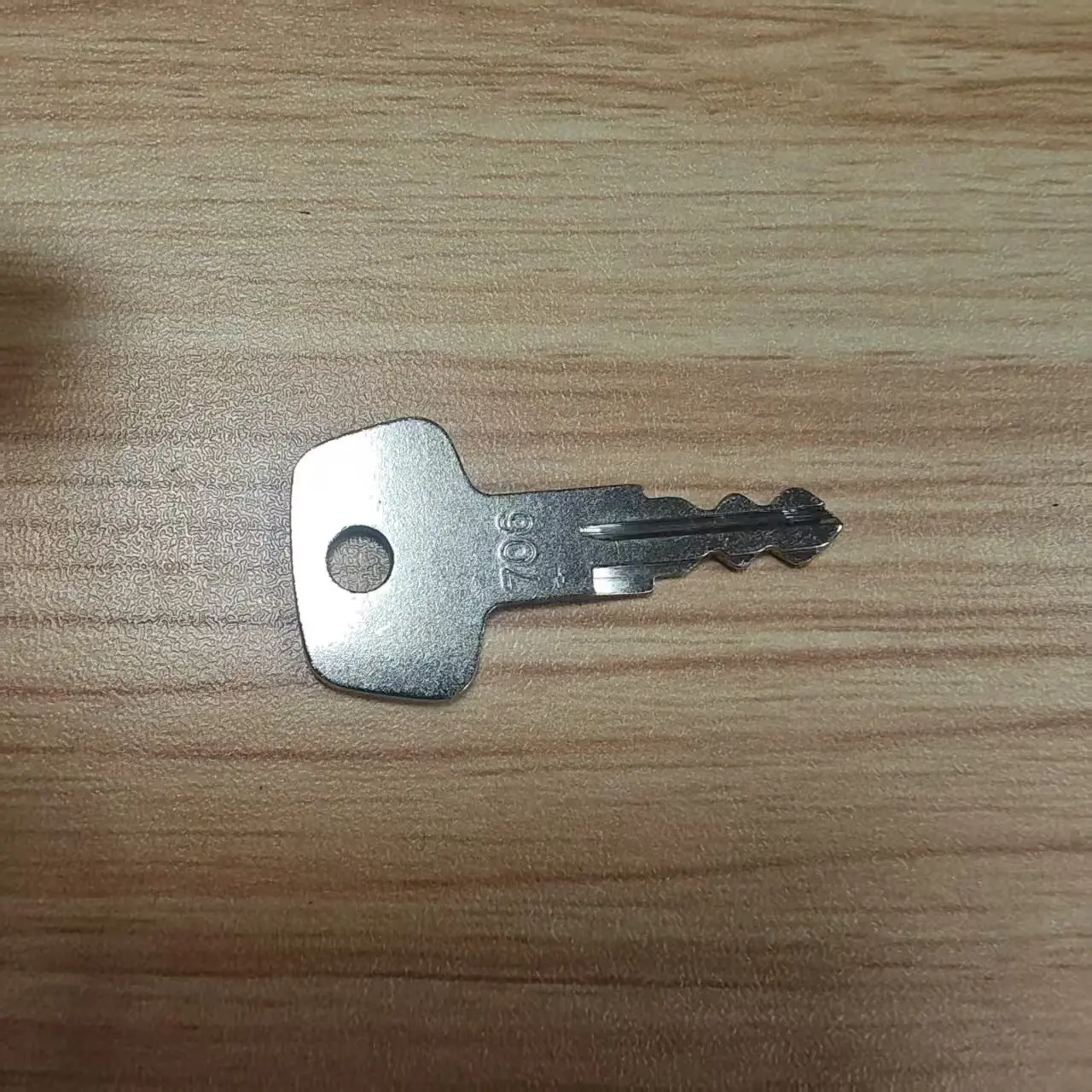 1 PCS 706 Ignition Keys Fits for Excavator Fuel Cap Fuel Cap Key