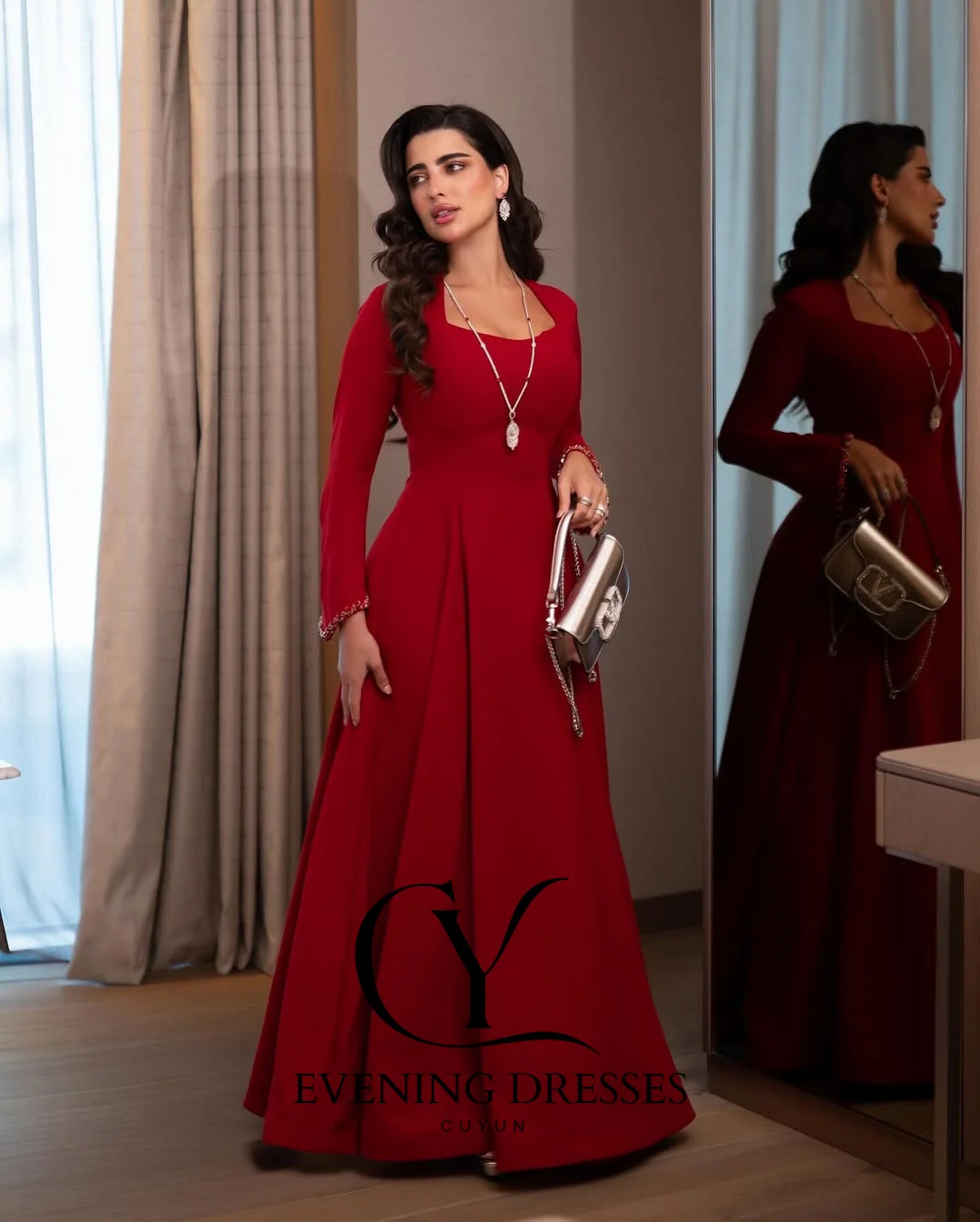 CUYUN Rode vierkante kraag avondjurken op maat gemaakte lange mouwen crêpe a-lijn kralen vloerlengte galajurk voor dames