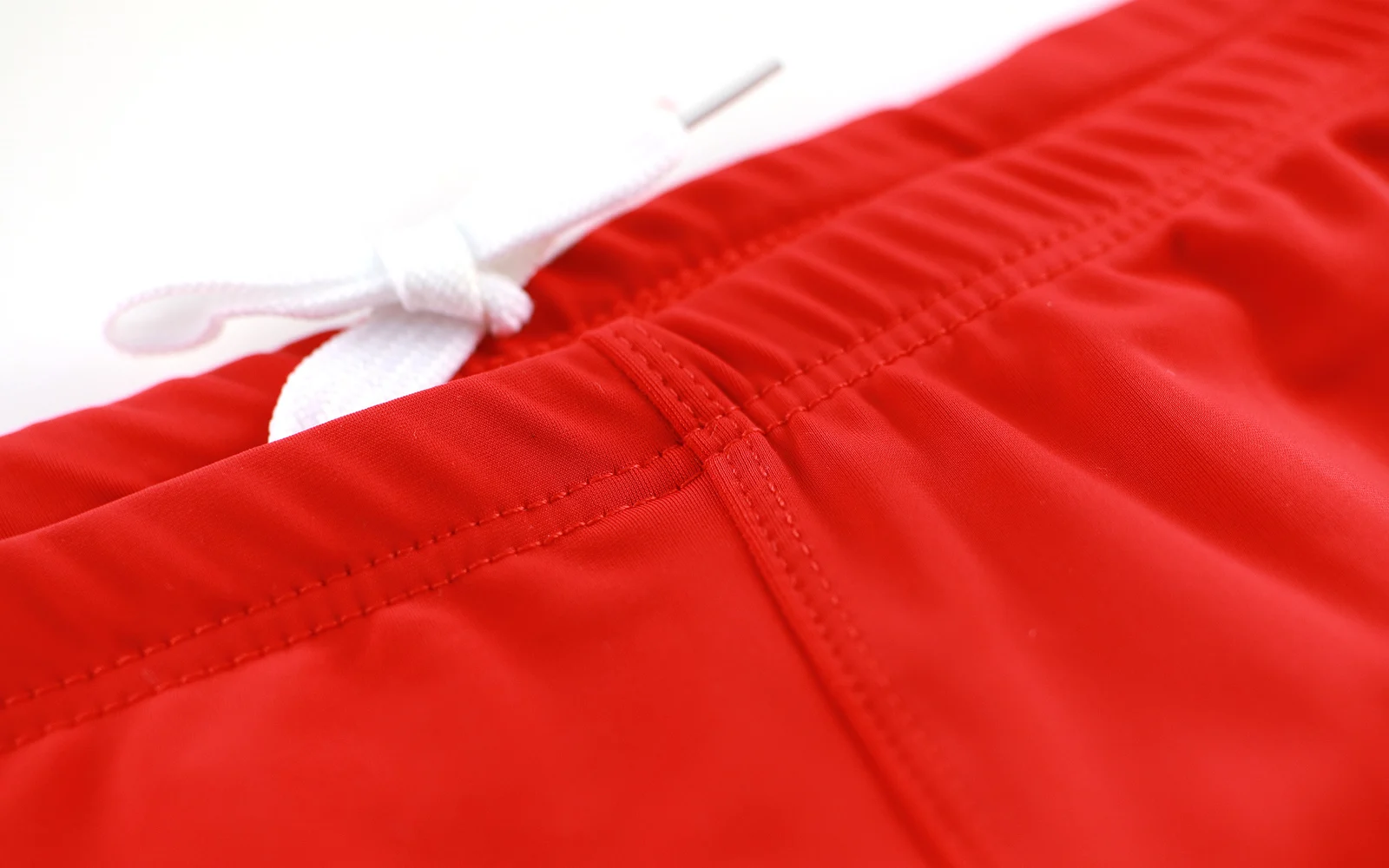 Herren-Bademode in einfarbiger Ausführung, niedrig sitzende Badehose mit Kordelzug, Strandunterwäsche, schnell trocknender Badeanzug, Badeshorts, Strandbekleidung – Detail 25