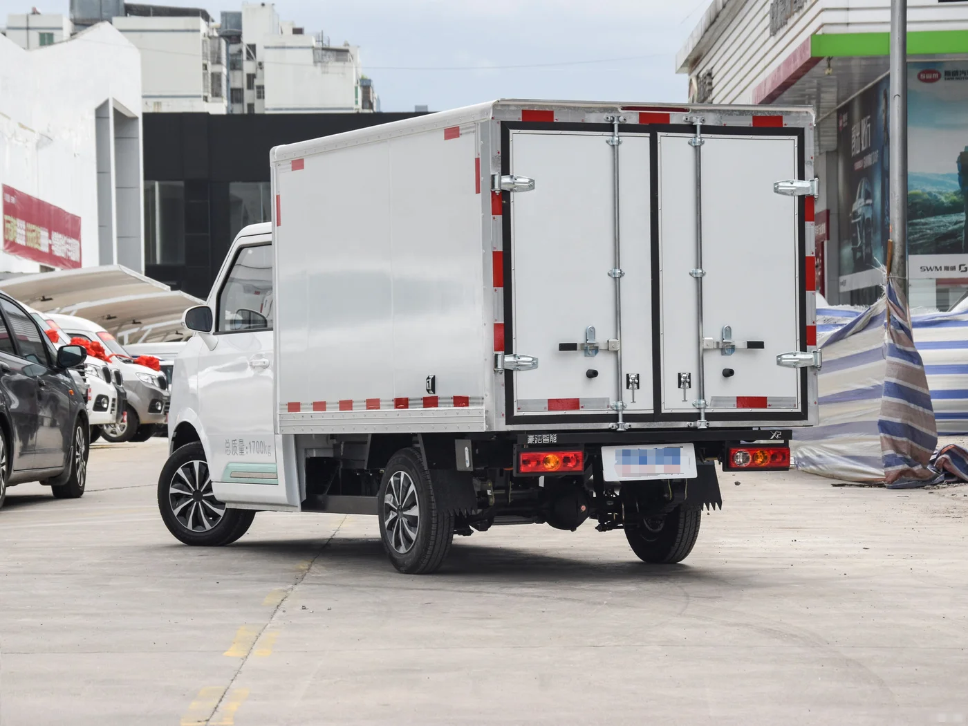 Best Price Single Row Box Transporting Cargo Electric Van Mini Truck Long Endurance 70km/h Multi-purpose Electric Vehicle