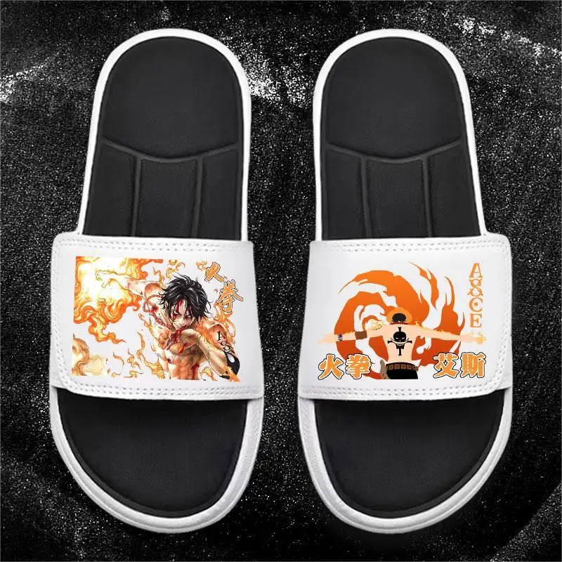 Die Cartoon-Hausschuhe „One Piece Monkey D. Luffy Roronoa Zoro“ sind weiche und bequeme Flip-Flops, die man im Sommer außerhalb des Hauses tragen kann. – Detail 2