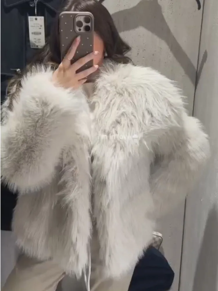 DFDG Designer da donna Semplice Sexy Street Style Giacca in pelliccia sintetica Autunno Inverno 2025 Colletto con bavero Beige Cappotto virale ecologico