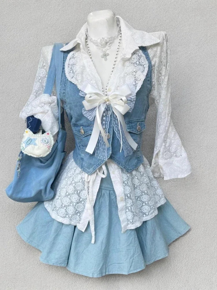 

Летняя новая мода, милый джинсовый комплект из 3 предметов, синий жилет, рубашка с длинными рукавами неправильной формы, пышная юбка, тонкий наряд Y2k в корейском стиле, 2025 г.