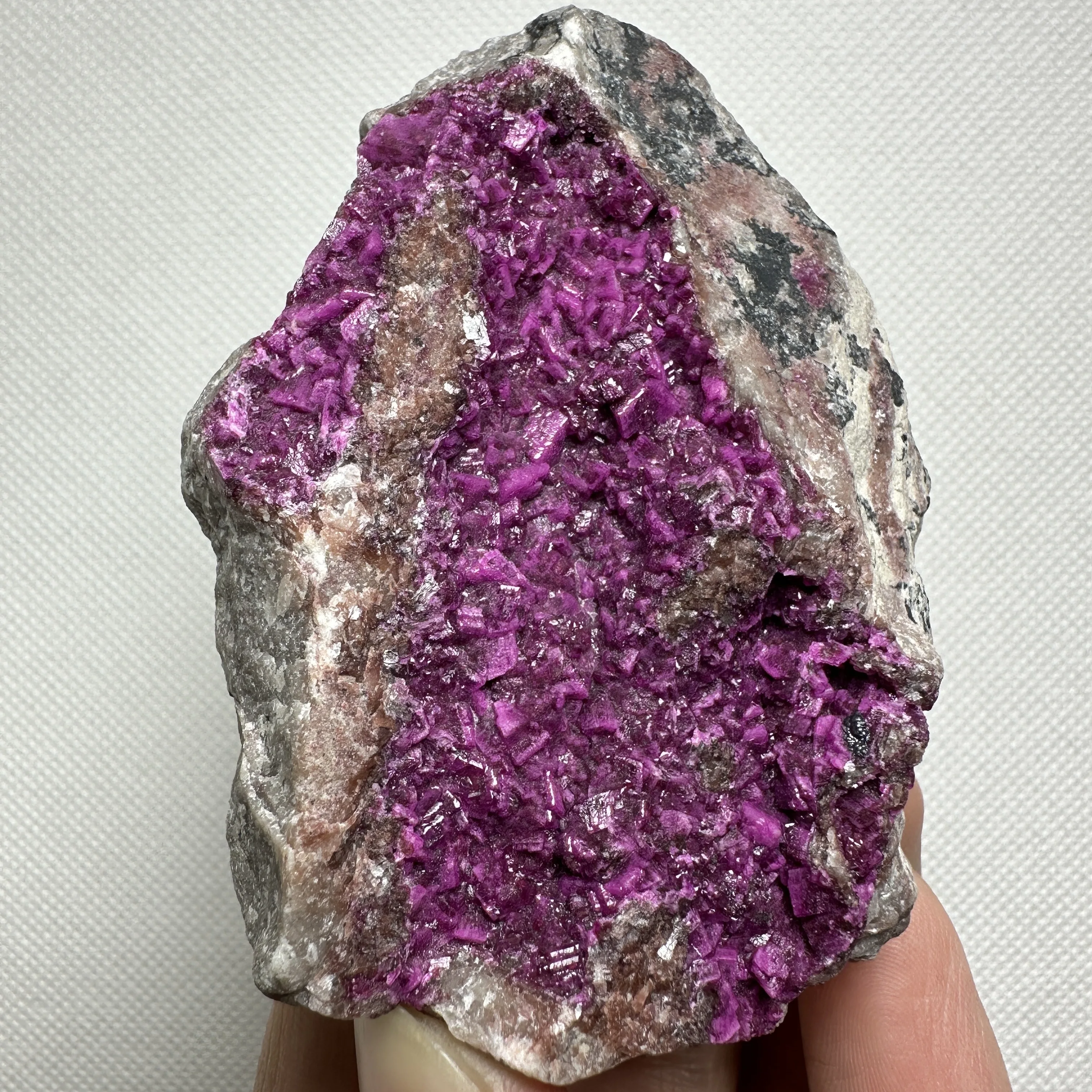 Natural Red Cobalt calcite Healing crystal raw stone stone home decoration pieces