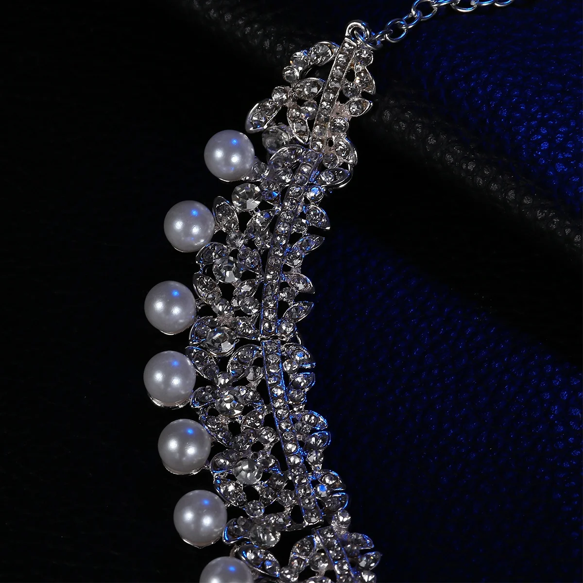 

Wedding Pearl Crown Tiara Bridal Necklace Earrings Set Flower Rhinestone Crystal Jewelry Set for Brides Engagement Parties