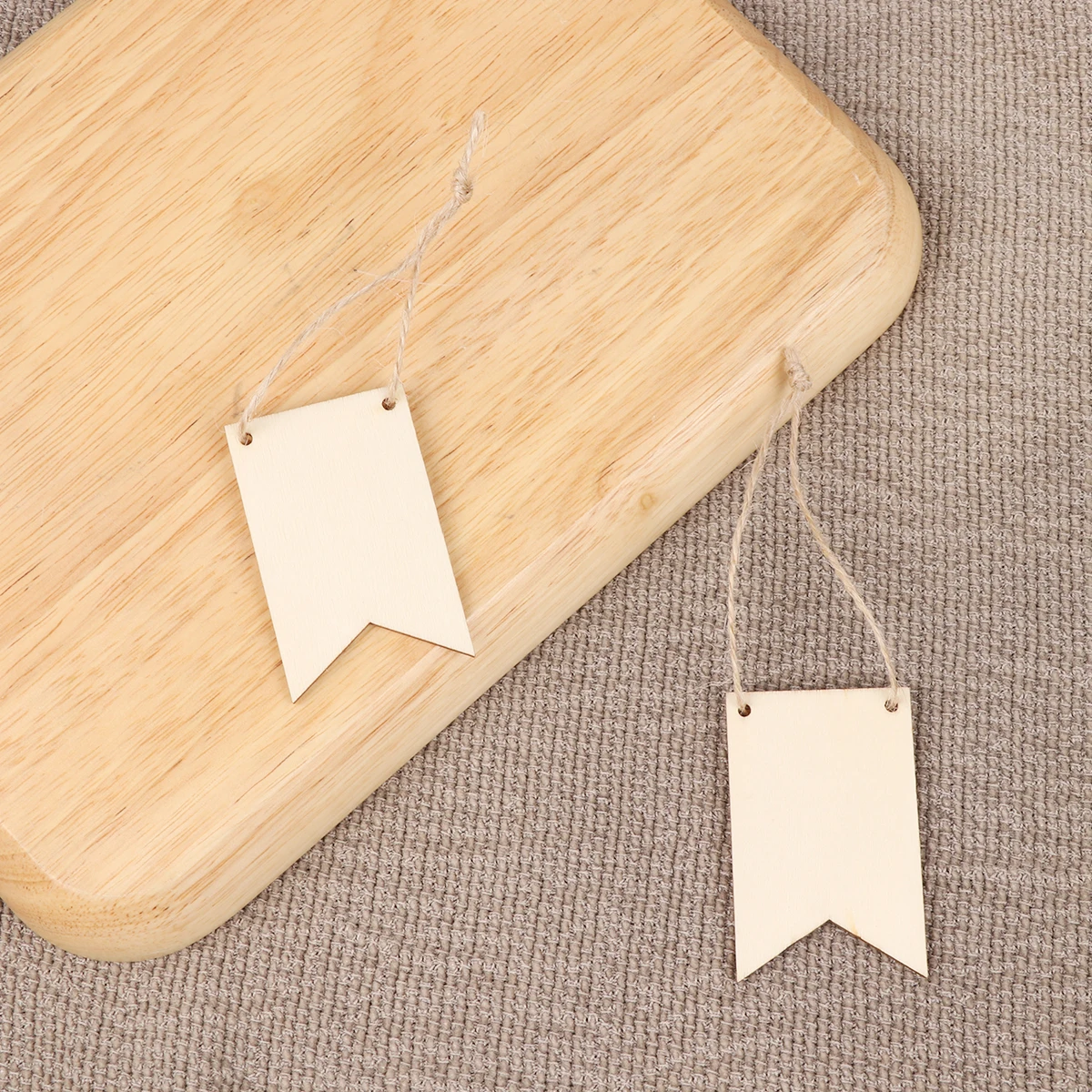 

50pcs Wooden Pendant Square Hanging Decorations Craft Supplies Door Flag Tags Ornaments Diy Reusable Sewing Accessories