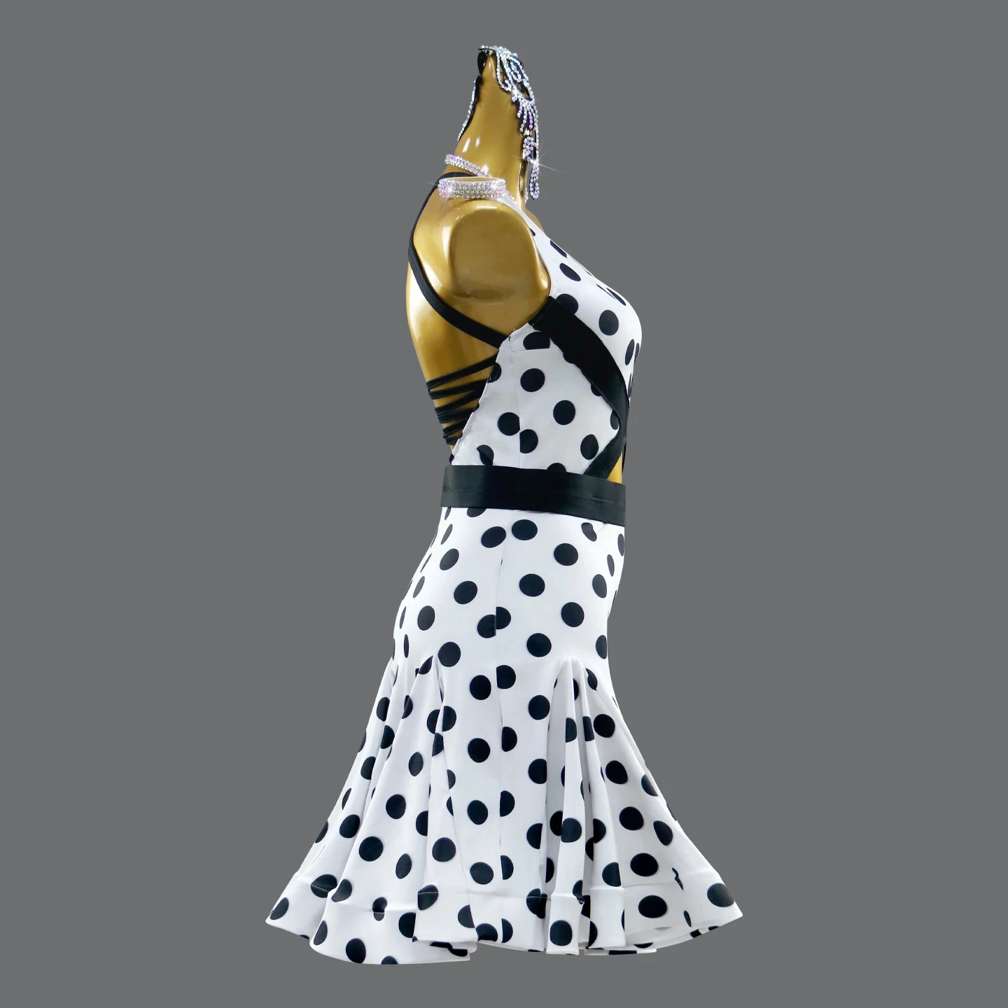 2025 라틴 댄스 의상 신제품 스포츠 퍼포먼스 의류 무대 여성 파티 드레스 소녀 볼룸 댄스 프로무스 의상 댄스웨어