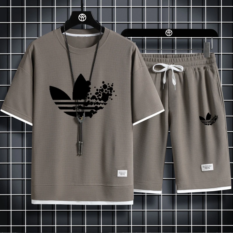 

Relaxing and popular sportswear - The men's short-sleeved T-shirts and shorts sets are comfortable to wear and fit loosely.