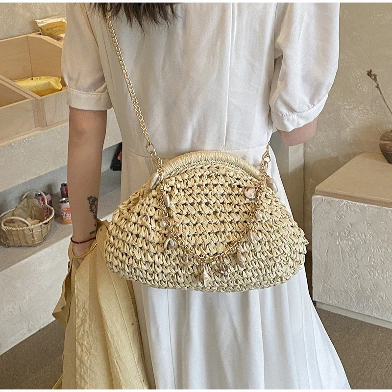 Metallkettenriemen Stroh Gewebte Umhängetasche, Muschel-Dekoration Damen Abendtasche Elegante Clutch, Sommer Strand Chic – Detail 9