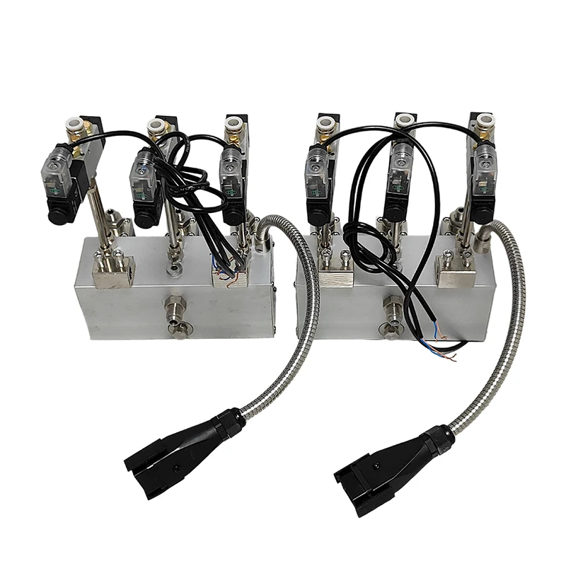 An Automatic Dispensing Gun Used in Conjunction with a Three-axis Platform Hot Melt Adhesive Machine