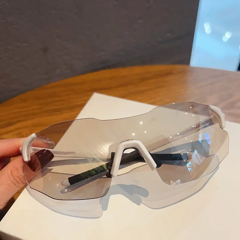 Unisex Marathon Sports Sunglasses, Motorcycle Riding Cycling Running UV‑Protection Color Changing Street Eyewear 2