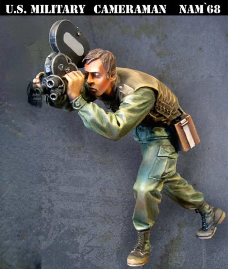 1/35 Scale Resin Figure Model Kit Military Theme Miniature Toy U.S. Military Cameraman Vietnam Self-Assembled Unpainted