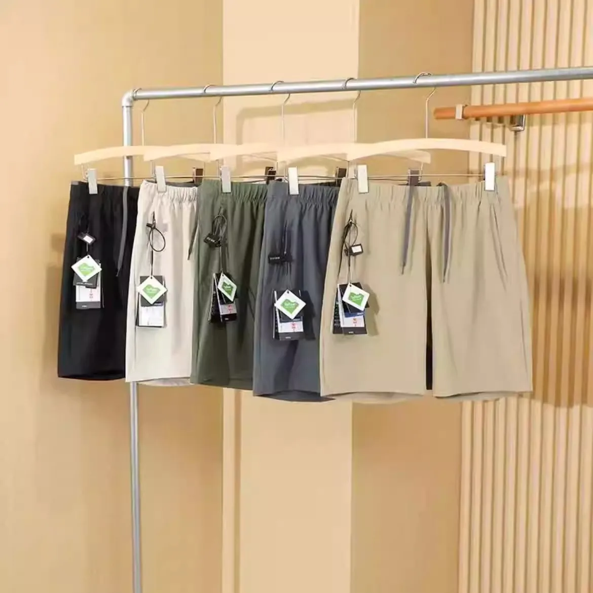 

NIAOXI Italian Luxury Lightweight Tech Fabric Outdoor Men's Laser Punching orts Casual Straight Leg mid Waist Five Ten Summ...