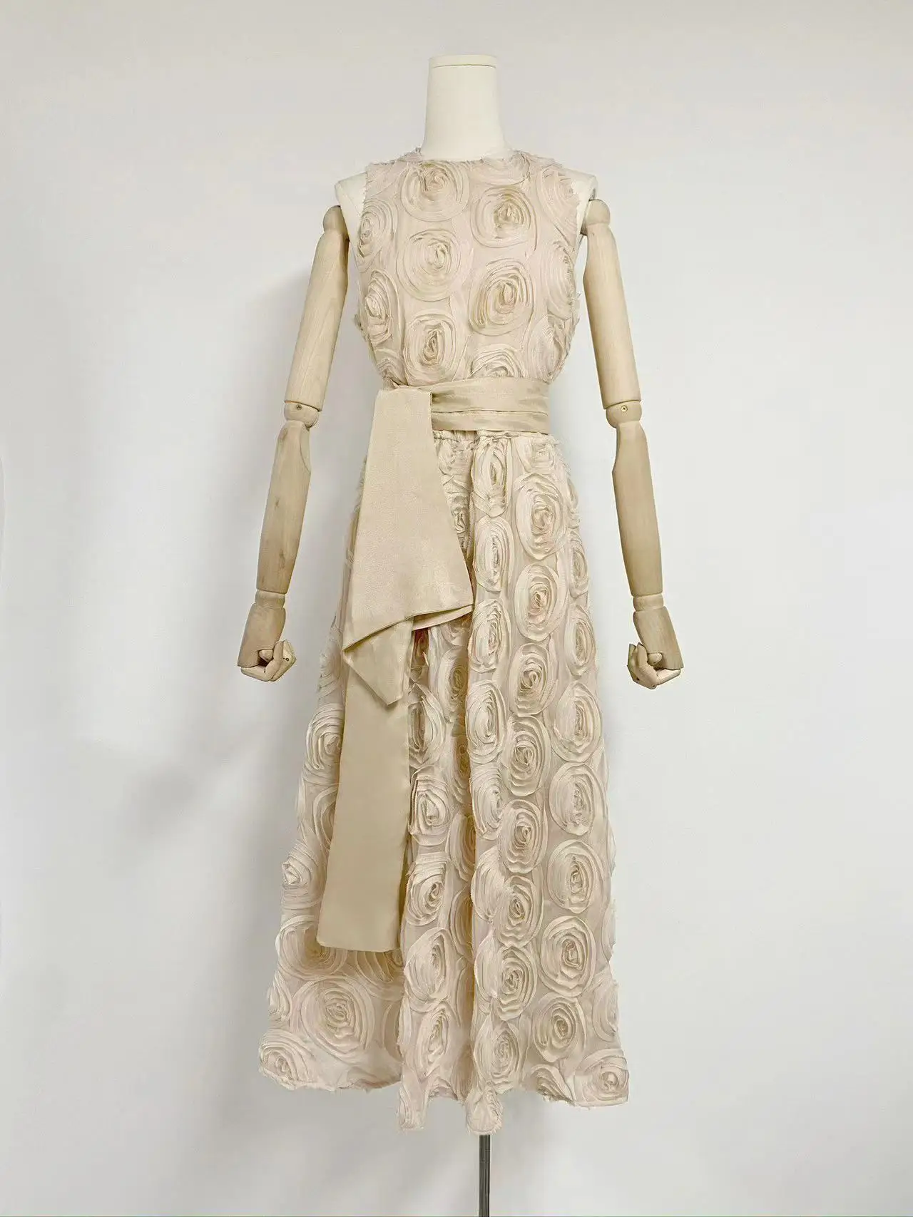 Vestidos largos de flores 3D de alta calidad para mujer, vestido sin mangas con cuello redondo y cordones, vestido hasta la rodilla de Color sólido de cintura alta para verano