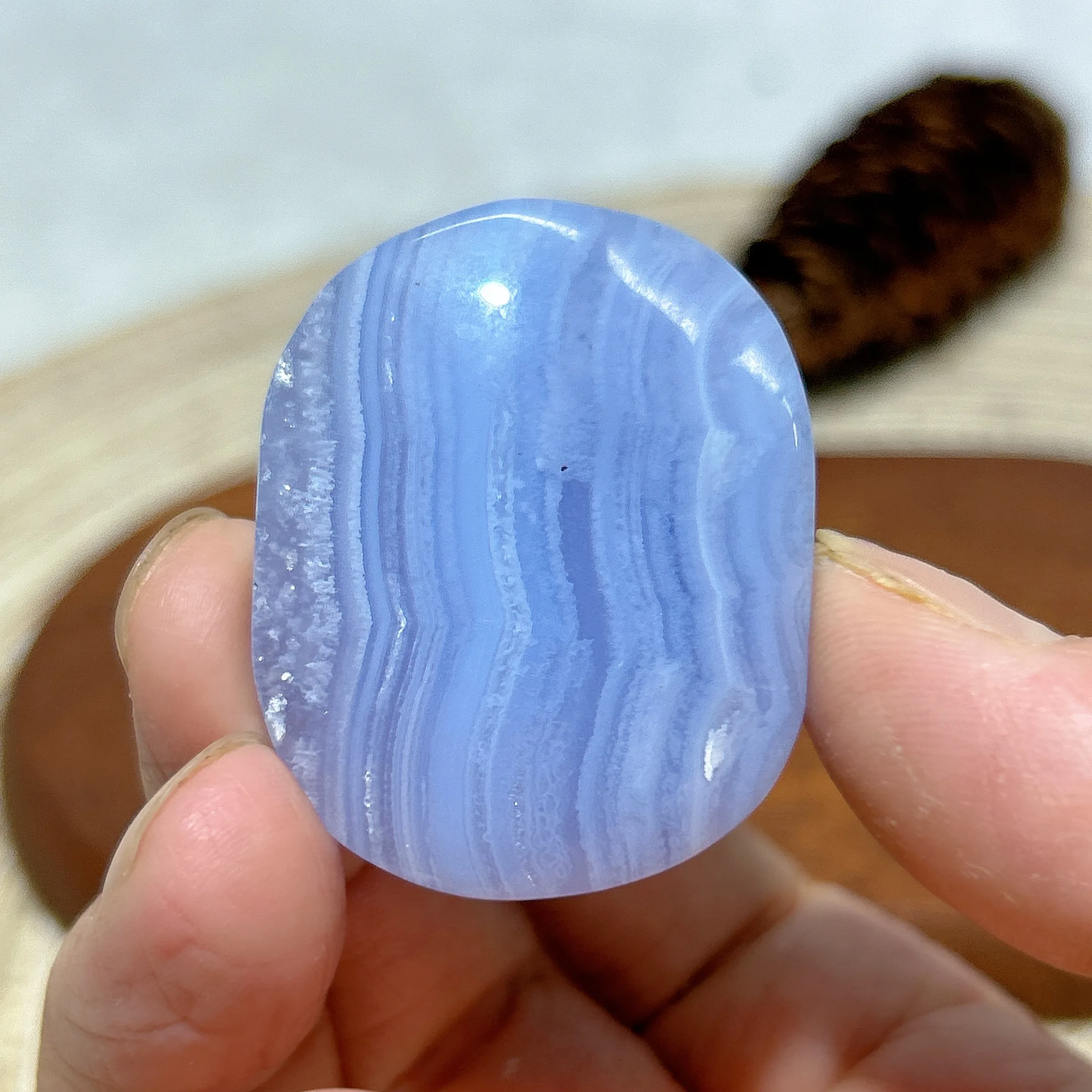

Natural Crystal Blue Lace Agate Palm Healing Gemstones High Quality Stone Mineral Energy Reiki Ore Home Decorations Gift
