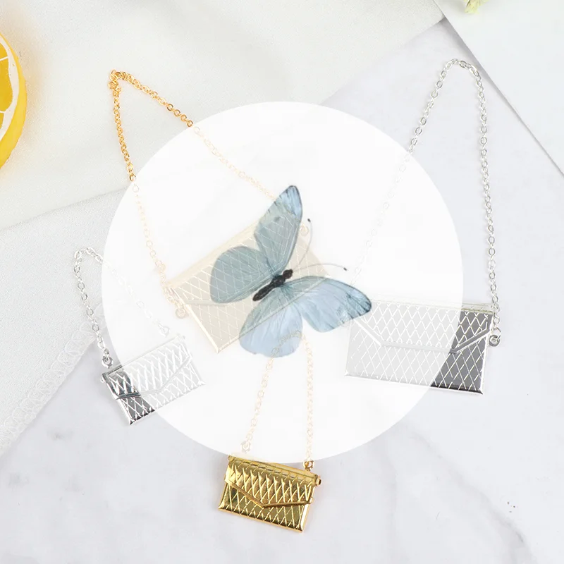 

Metal chain pack Doll Bag Miniature Shopping Handbag for Clothes Accessories