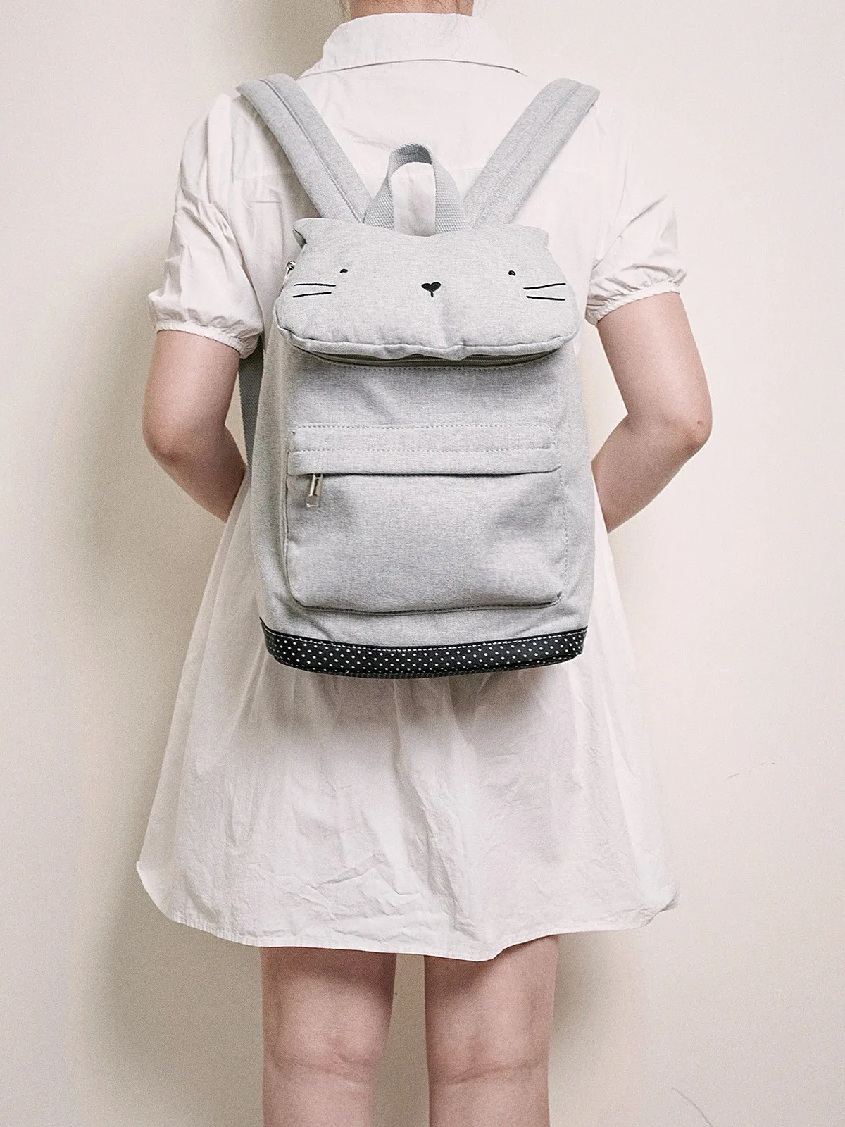 

Japanese Medieval Style Card Cartoon Cat Embroidered Cloth Backpack Women Leisure Simple Light Leisure College Style Schoolbag