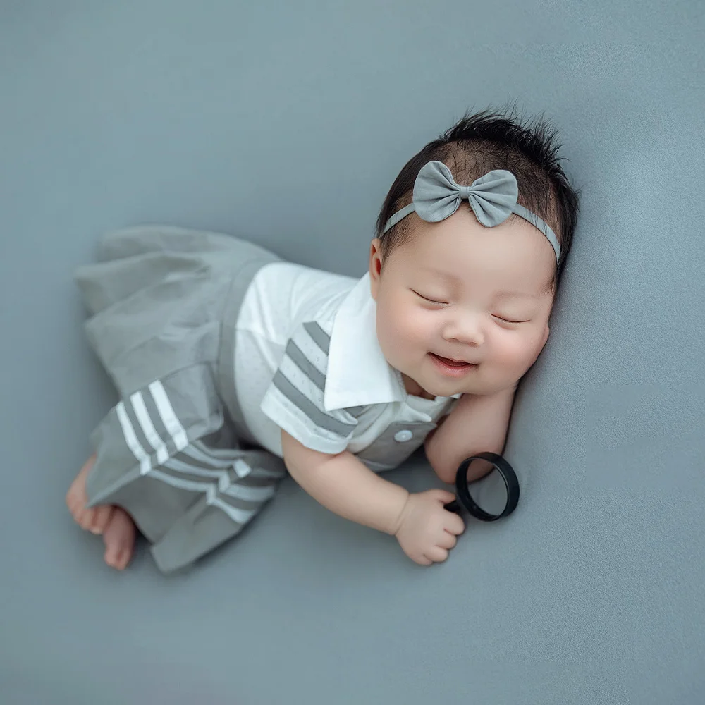 1 Month Newborn Girls Clothes Jumpsuit Pleated Skirt Headwear Baby Boy Photography Outfits Mini Table Computer Studio Photo Prop