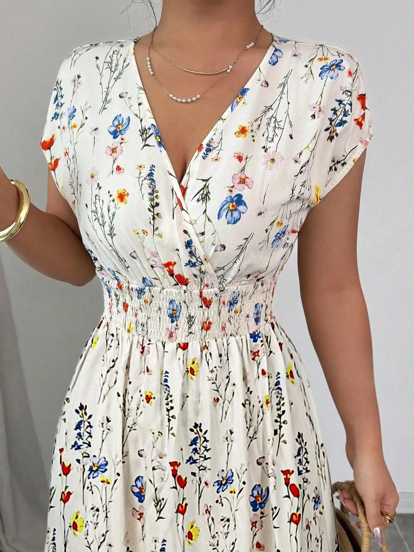 فستان ماكسي نسائي بياقة على شكل V مع نقشة زهور وخصر مطاطي، فستان صيفي بوهيمي بأكمام قصيرة