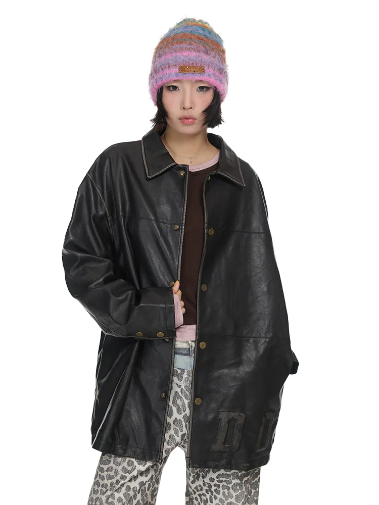 DNT Retro Amerykański Styl Neutralny Skórzany Płaszcz Vintage z Klapami Długi Średniej Długości Płaszcz ze Skóry PU dla Młodych Kobiet