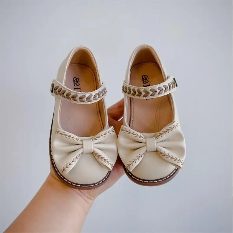 Spring 2024 New Children's Shoes Little Girls' Sweet Bowknot Princess Boots Korean Fashion Temperament Girls' Black Beige Leathe