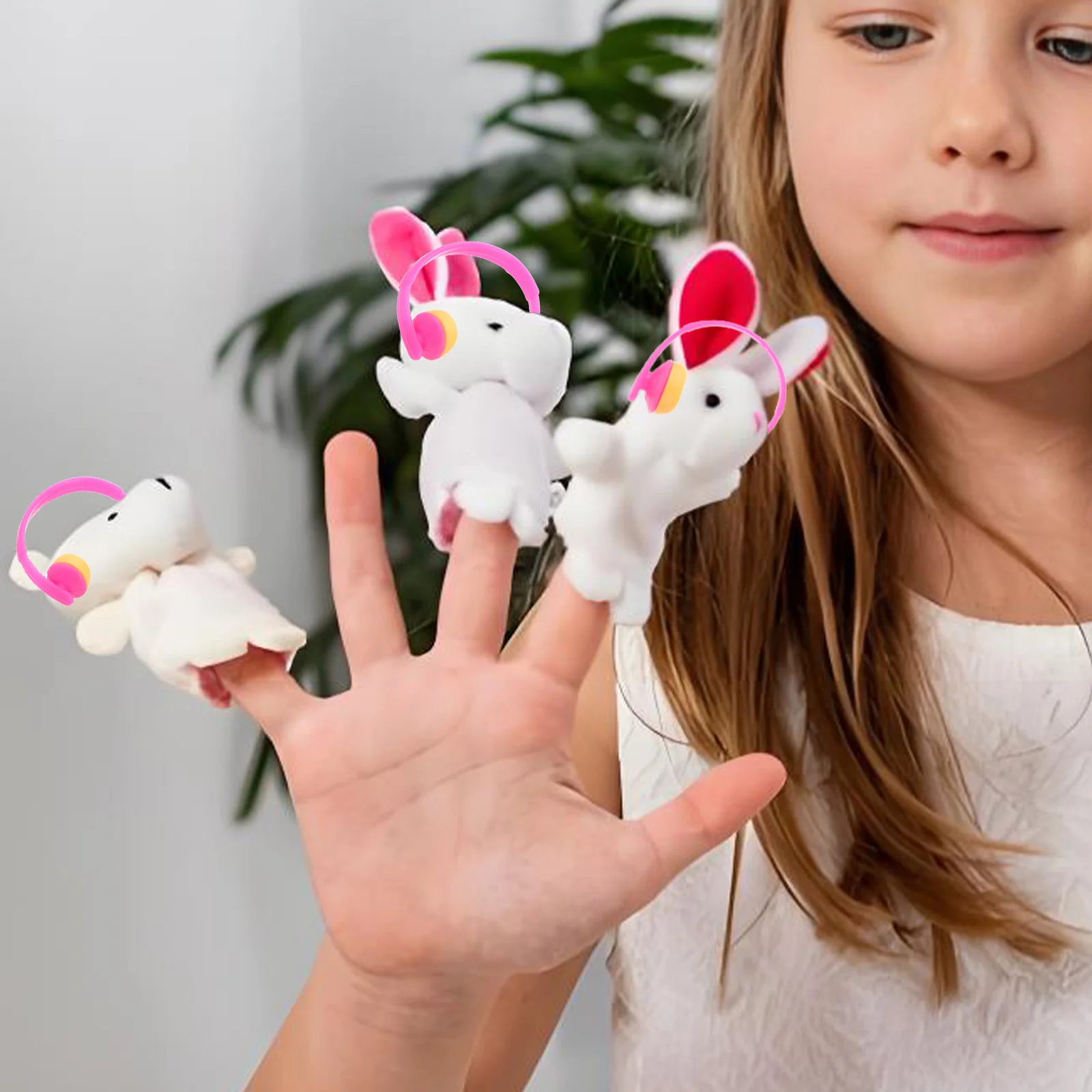 

20Pcs Yellow Duck Headgear Mini Ornament Realistic Headphone Shape Decor for Layout DIY Craft Project Micro Landscape