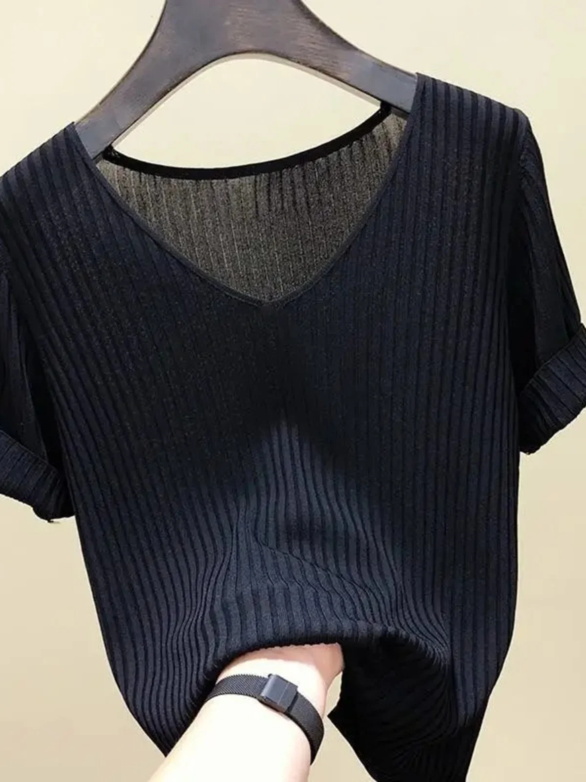 

Slim Fit Ice Silk V-Neck Knitted T-Shirt Short Sleeve Base Shirt Women's Fashion Summer New Korean Style Top Base Layer Shirt
