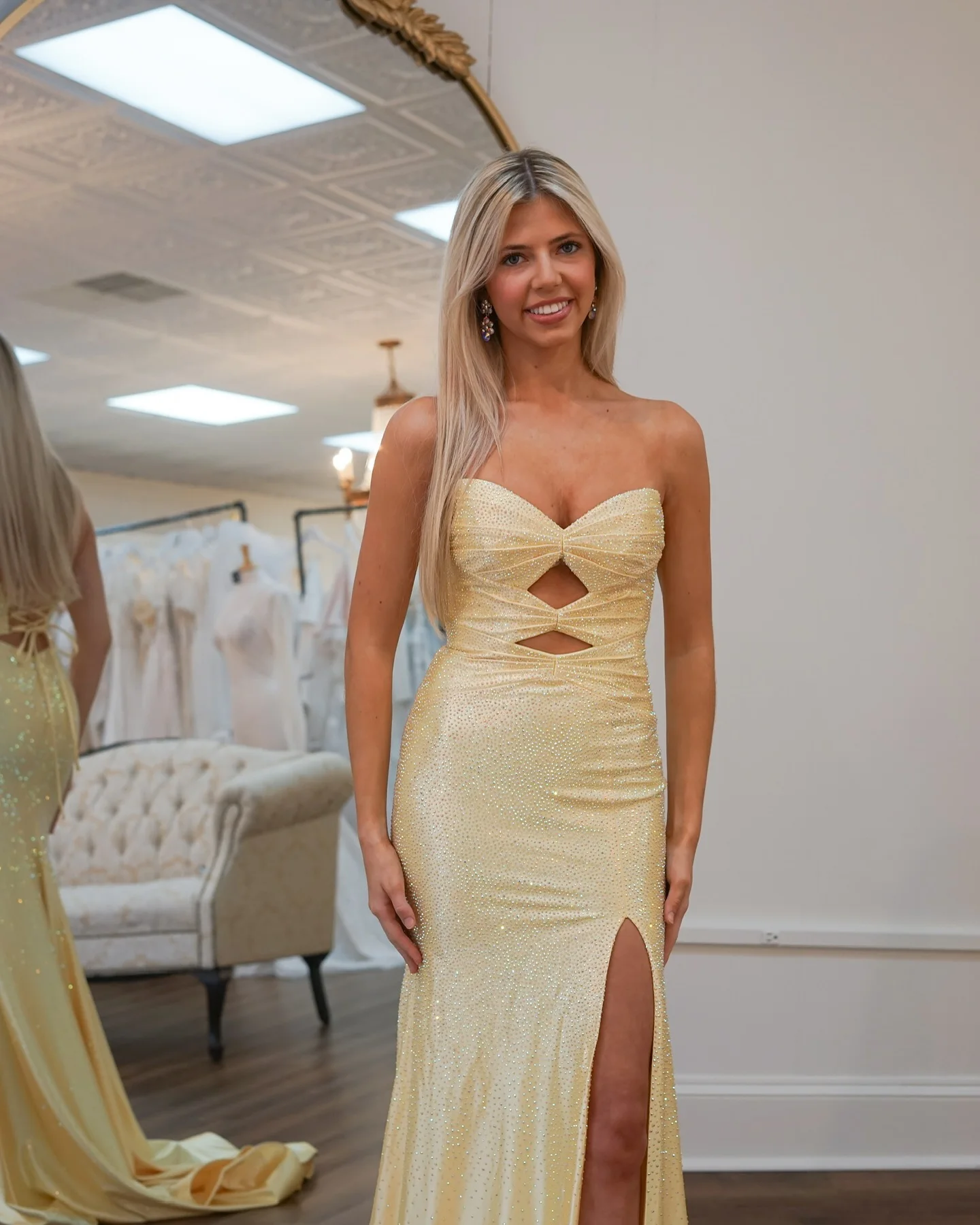 

Customized Modern Strapless Satin Sleeveless Crystal Evening Dresses Elegant Floor Length Celebrity Gowns Vestido De Noche