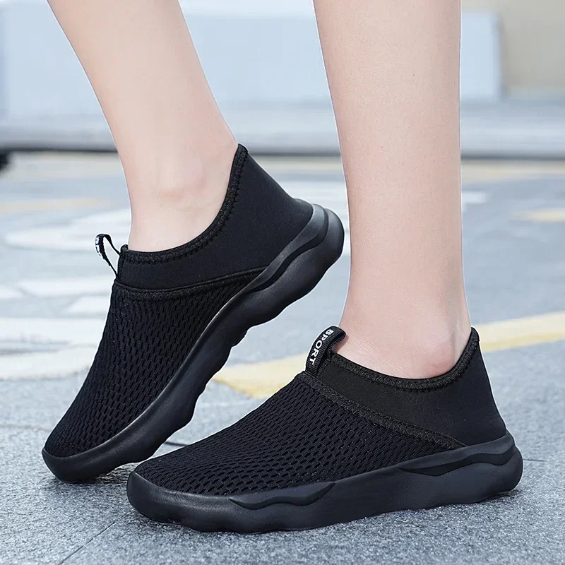 2023 Hot Sale Men's Shoes Slip on Men's Vulcanize Shoes Spring and Autumn Solid Net Cloth Mid Heel Casual Breathable Sneakers