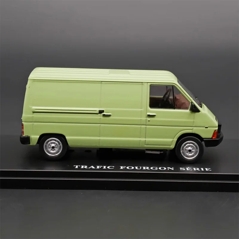 Diecast 1:43 Scale Ixo Trafic Van Model Alloy Car Finished Product Simulation Series Toy Automobile Souvenirs Collection Gift