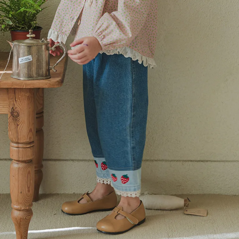 Girls Jeans 2025 Spring Autumn New Korean Sweet Fashionable Lace Patchwork Embroidered Strawberry Cute Casual Jeans