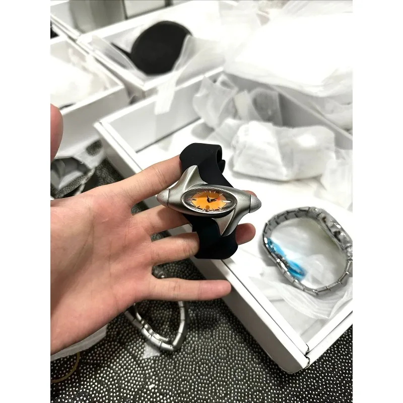 Private Custom Y2k Special-shaped Retro Watch Men's and Women's Fashion Trend High-end Ins Niche