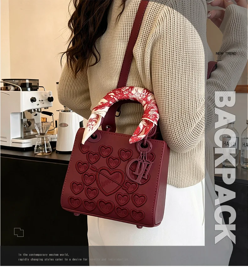 

Новая модная вышитая сумка «Принцесса Диана» 2026 года, женская трендовая маленькая квадратная сумка, высококачественная портативная сумка-мессенджер с шелковым платком