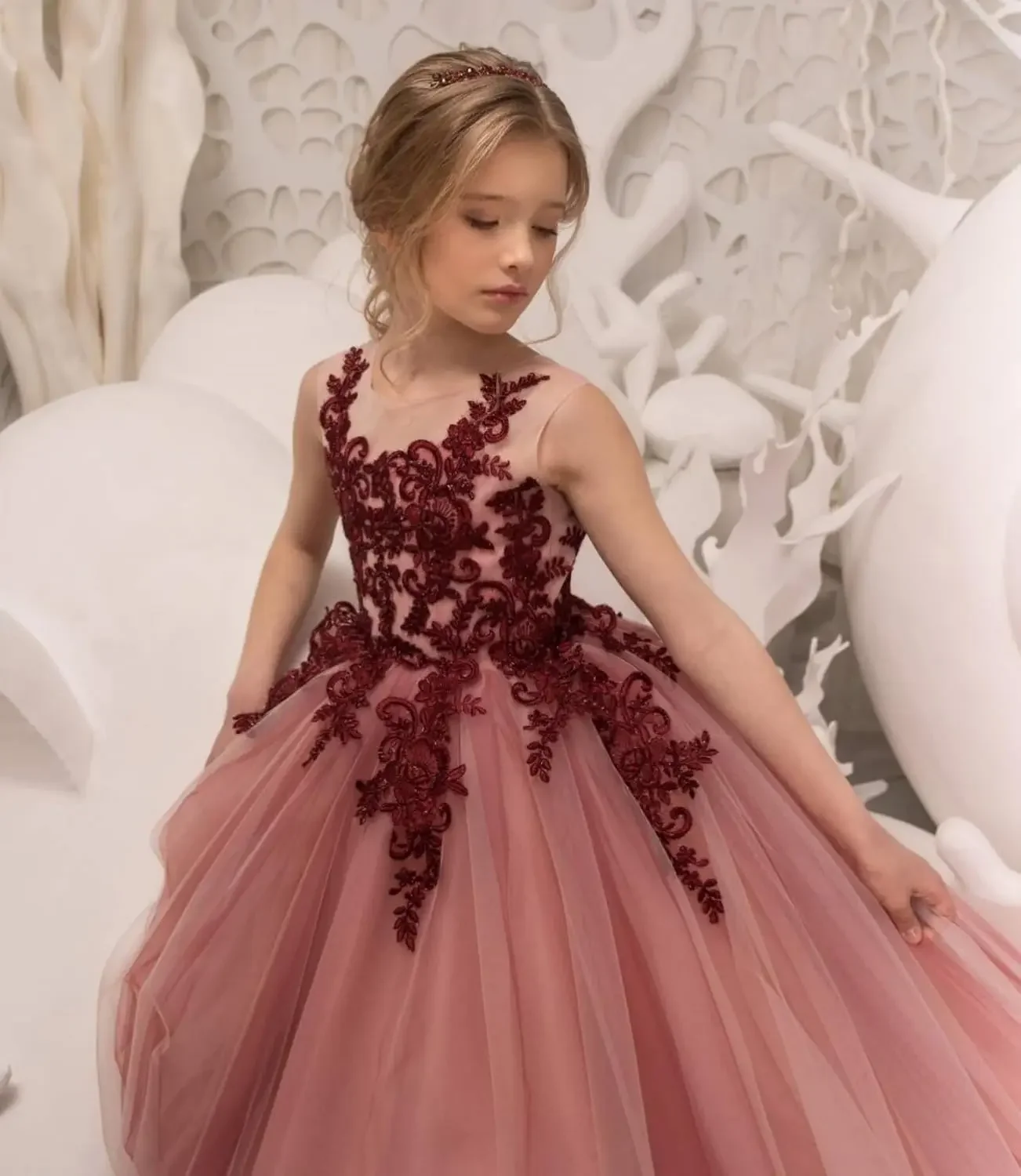 Pageant Dresses For Girls Lace Appliaue Flower Girl Dress Tulle Pageant Dress for Girls Long Sleeveless Princess Party Ball Gown