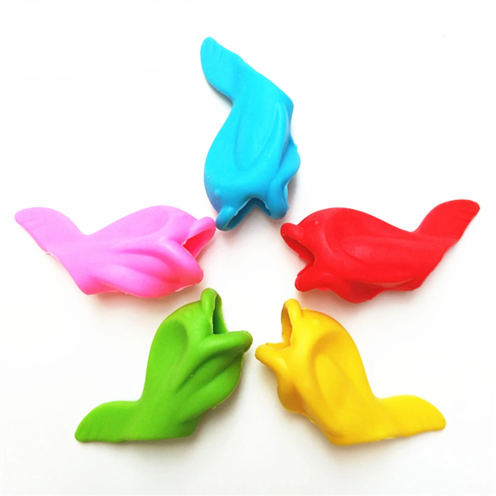 Crayon d'écriture en silicone pour enfants, support de casserole, aide à la pratique de l'apprentissage des enfants, dispositif de ration de la posture des étudiants, nouveau, 1 pièce