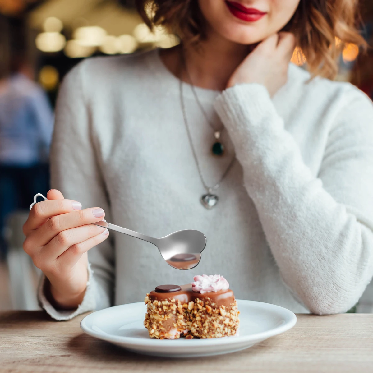 

6pcs Stainless Steel Heart Shape Spoons Modern Elegant Stirring Spoons For Coffee Tea Dessert Cake Kitchen Tableware Set