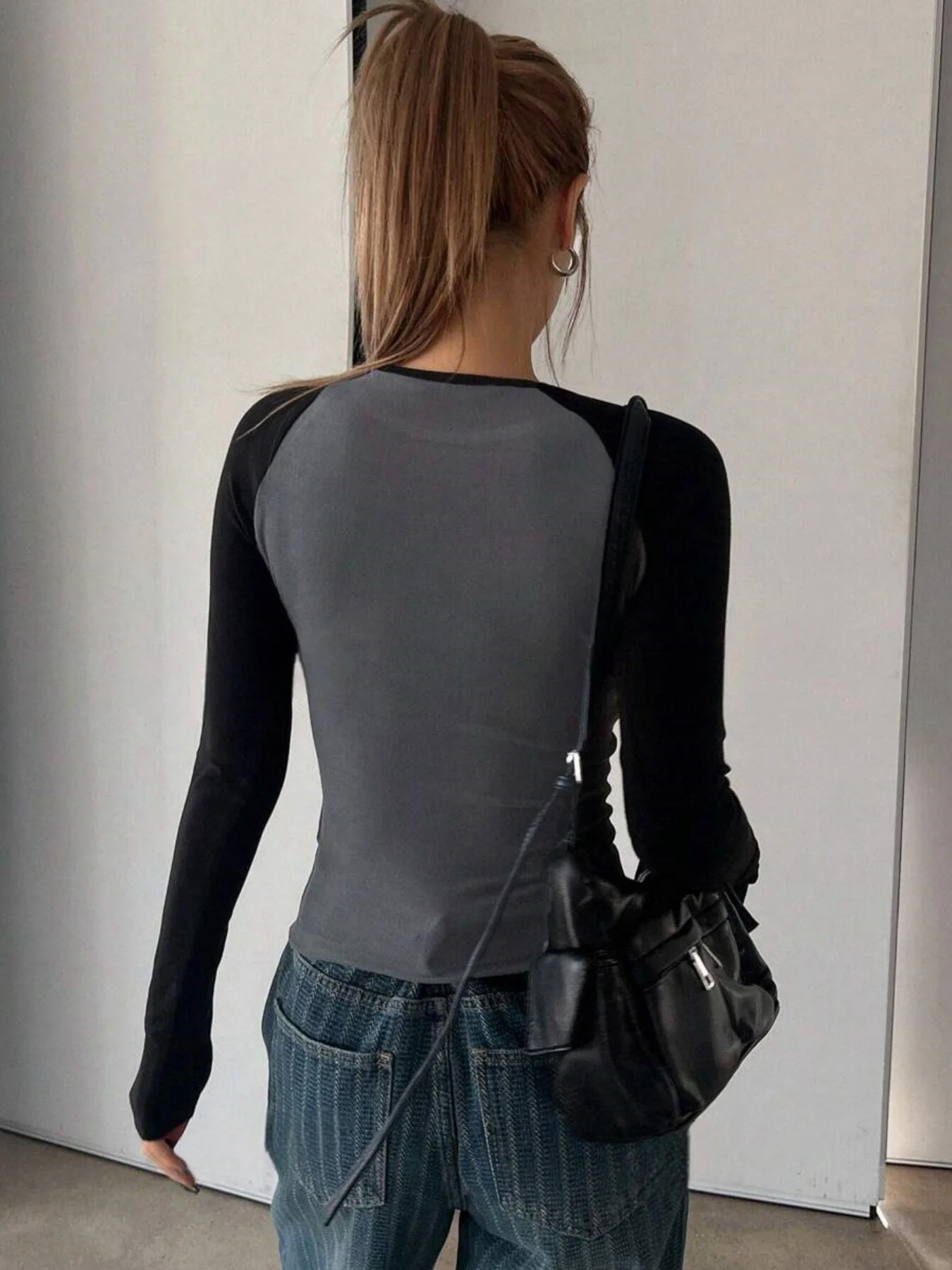 Schlankes Farbblock-T-Shirt, lässiges Langarm-T-Shirt mit Rundhalsausschnitt für Frühling und Sommer, Damenbekleidung – Detail 7