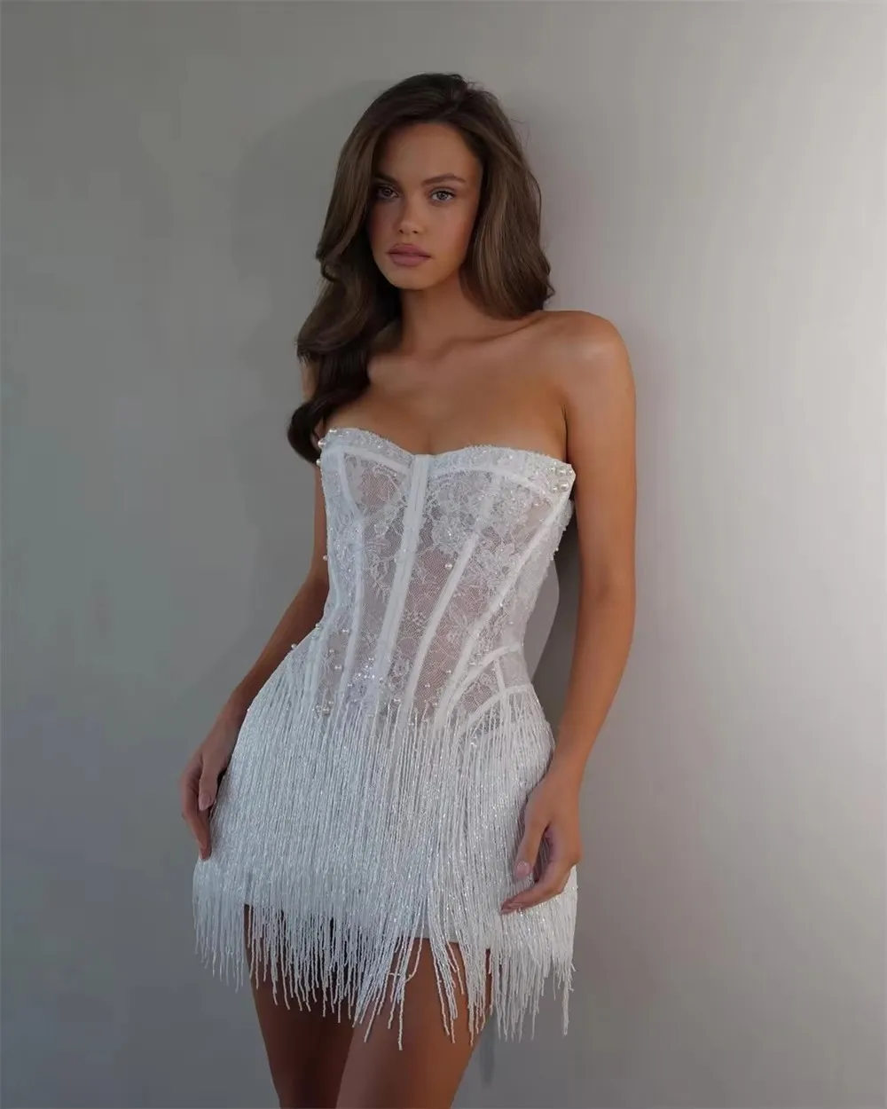 Lakshmigown Sexy Perlenbesetztes Kurzes Mini-Hochzeitskleid Funkelndes Quasten-Trägerloses Kleid Über Knielänge Brautkleid Vestidos De Noche Maßanfertigung – Detail 8