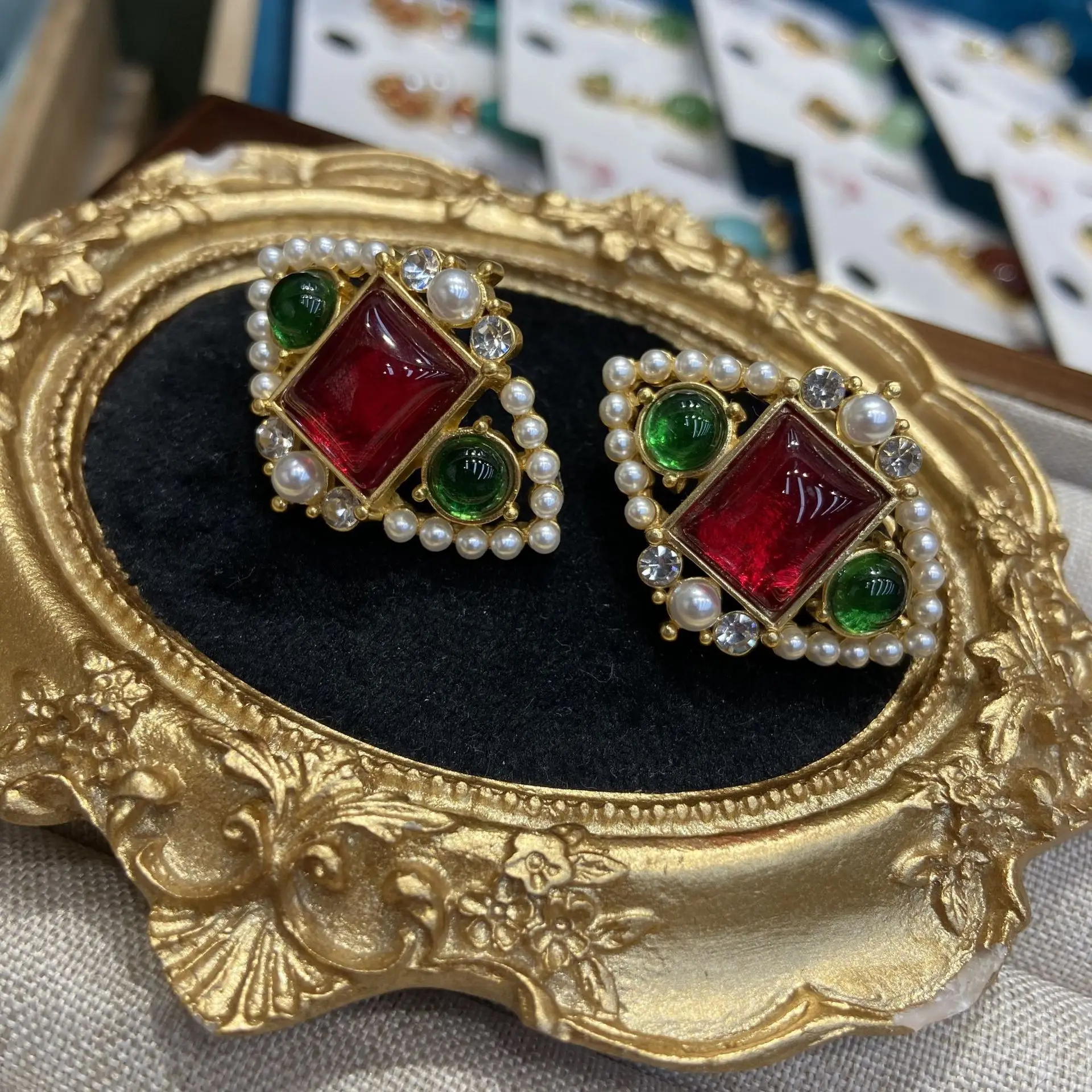 

2025 New Glass Pearl Stud Earrings Diamond-Shaped Elegant Fashion Jewelry