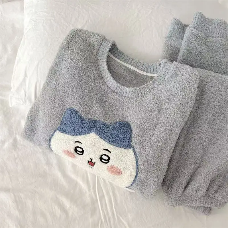 بدلة بيجامات شتوية للسيدات من الفلانيل على شكل رسوم كرتونية من Chiikawa ملابس منزلية سميكة ودافئة ملابس صالة للفتيات