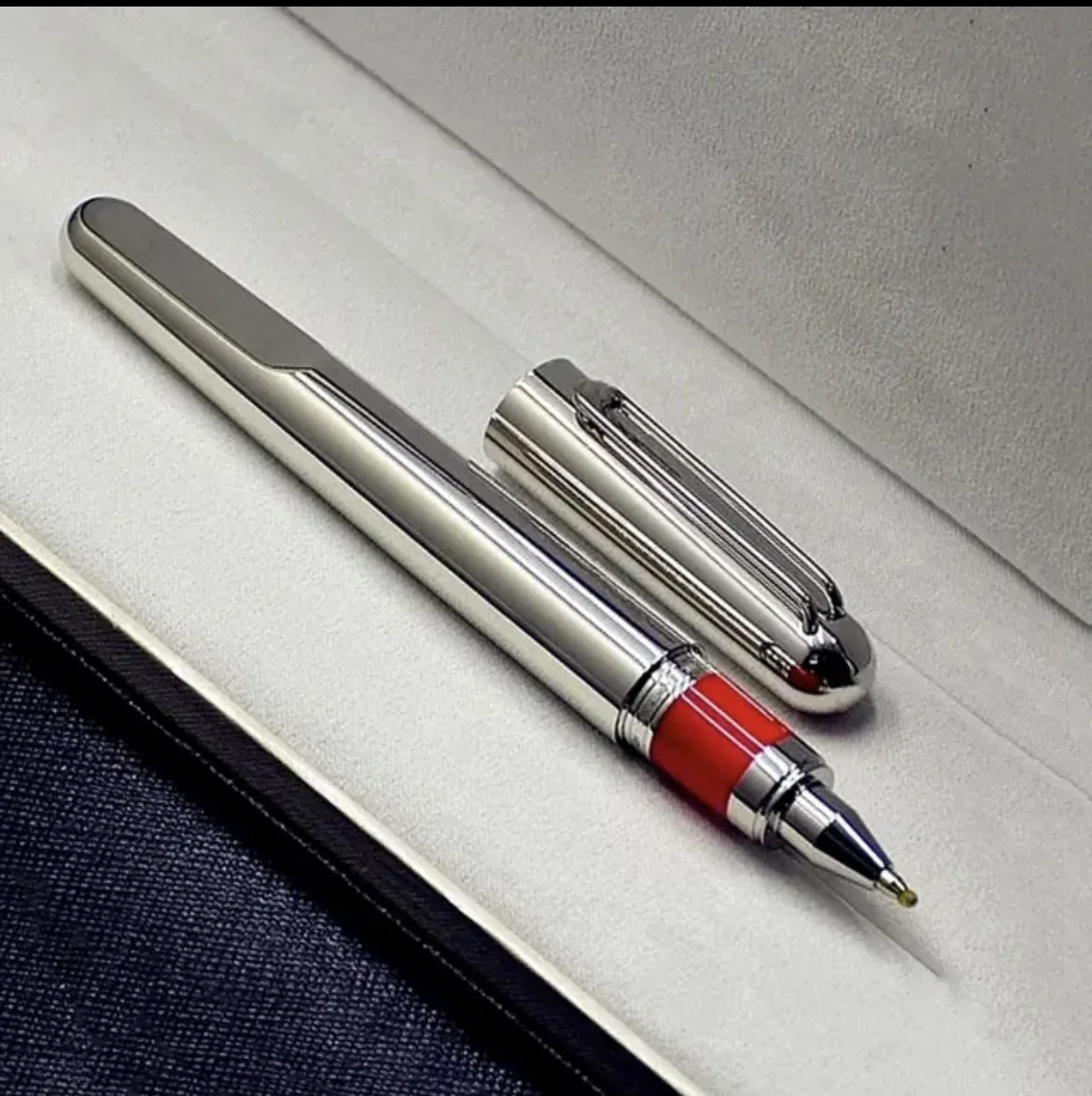 عالية الجودة التيتانيوم معدن طبعة محدودة MB سلسلة المغناطيسي إغلاق غطاء نافورة قلم الكرات الدوّارة