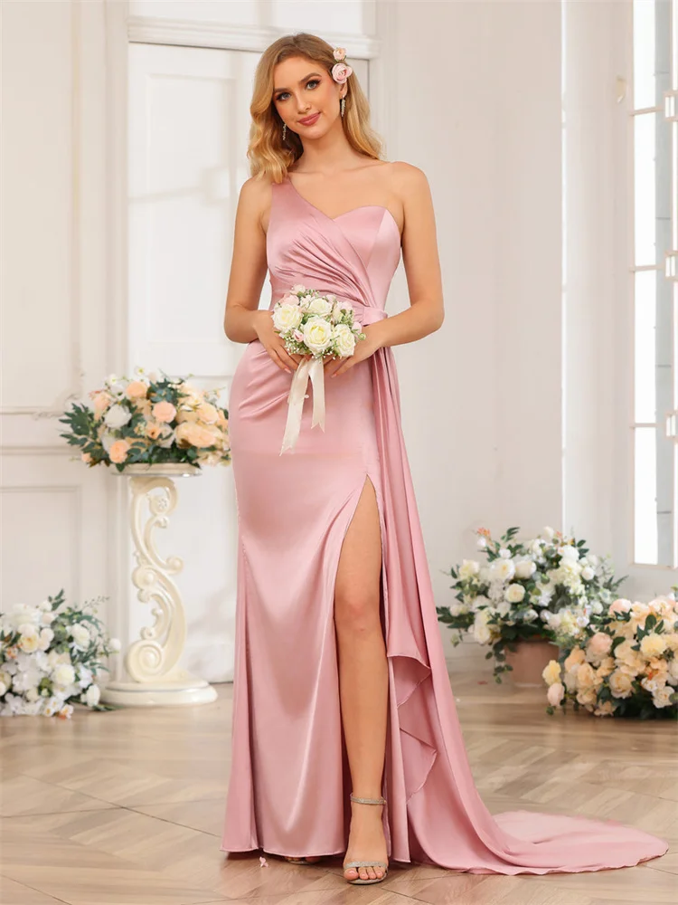 Neuankömmling One-Shoulder ärmellose Scheide Seide Satin Brautjungfer Kleid Split Side Open Back Reiß verschluss Kleider für Hochzeits gäste 2024