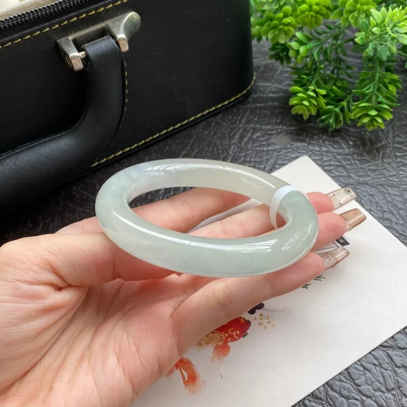 Myanmar for women, soft jadeite light green with floral patterns, solid color, thick round bracelet, elegant an