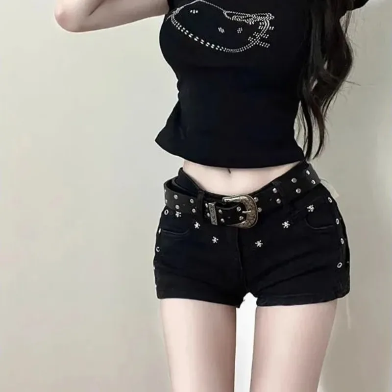 

Y2K Style Low Waist Rivet Denim Shorts Women Stretch Slim Hip Hugging Hot Pants For Streetwear