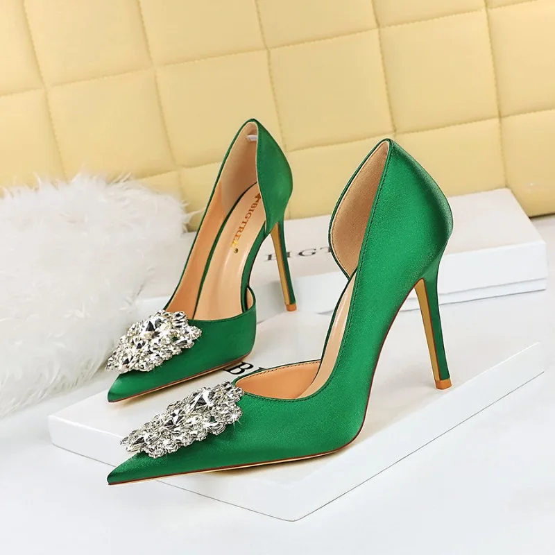 

10cm Women's Pumps and Heels Luxury Velvet Temperament Womens Sandals Pointed Tip Rhinestone Banquet Women Shoes Sandalias Mujer