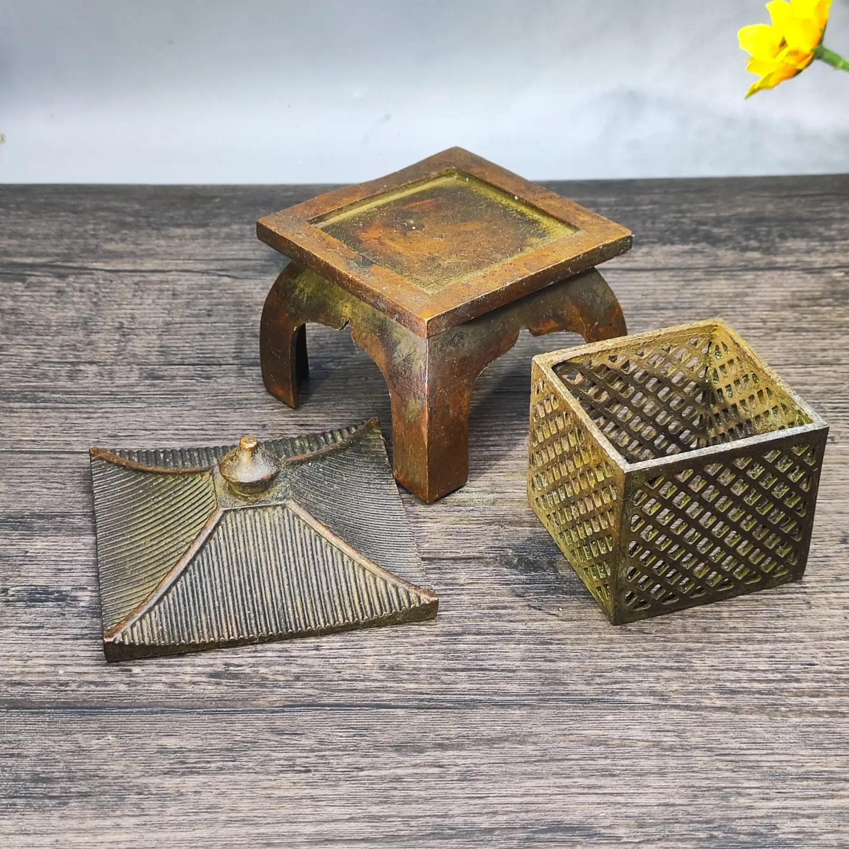 

Antique Animal sculpture brass statue collection old objects retro copper plated Tang lamp home decoration handicraft ornament