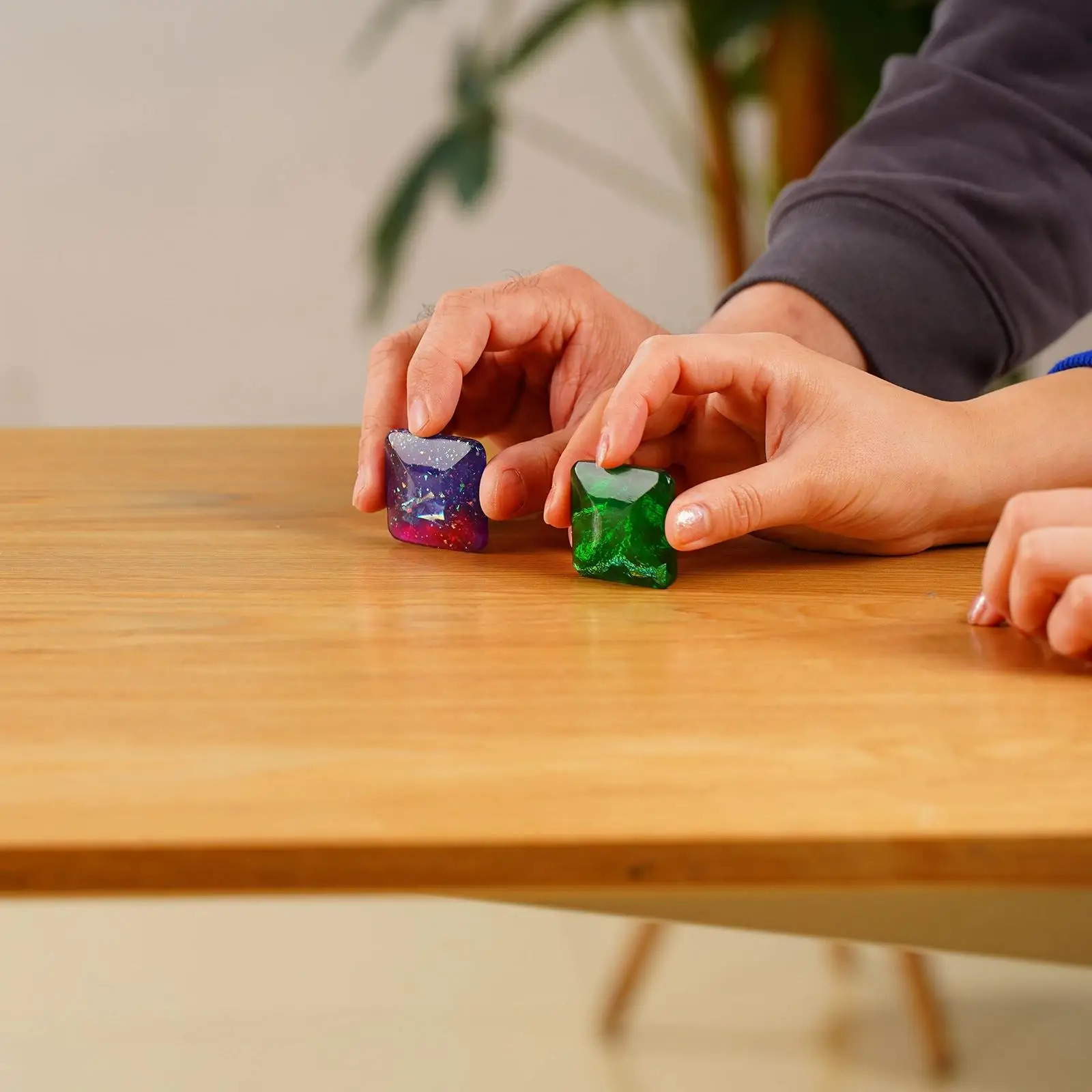 Quadratische kinetische Fähigkeit Schreibtisch rotierende Tasche Spielzeug Flipo Flip Edelsteine Schreibtisch Zappeln Spinner Spielzeug entlasten Stress Büro für Kinder Erwachsene