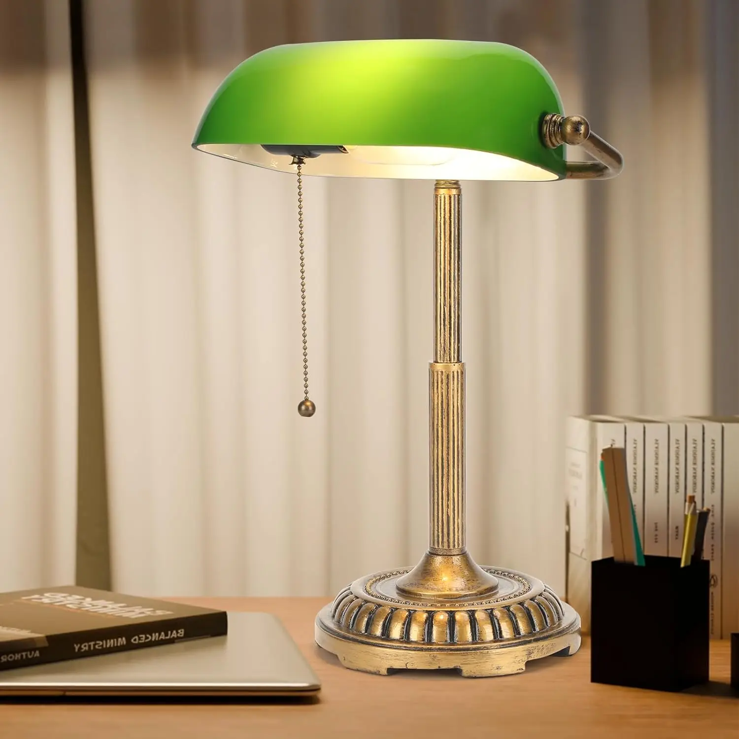 

Vintage Green Desk Lamp with Pull Chain Switch, Minimalist Home Office Table Light for Library and Piano