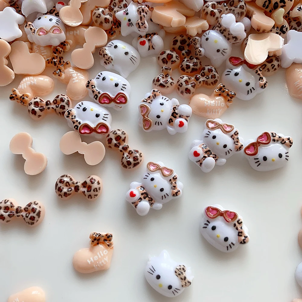 20 個 3D 混合 Sanrioed ヒョウハローキティネイルチャーム Y2K ヒョウ柄リボンキティネイルアート 8-10 ミリメートルかわいいキティネイルパーツ